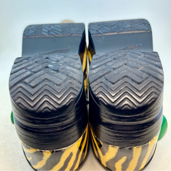 Dansko Yellow Black Zebra Tiger Striped Professional Stapled Clogs 36 5.5 6 FLAW - Picture 13 of 13
